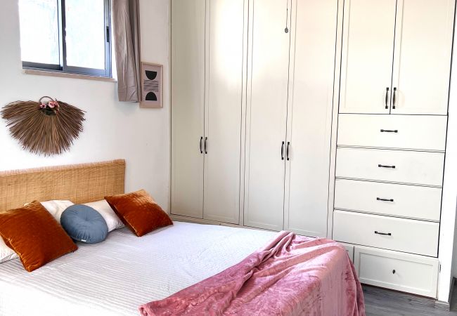Apartamento em Tel Aviv - Jaffa - Design & Balcony in City Center by FeelHome Apartamento em Tel Aviv - Jaffa - Design & Balcony in City Center by FeelHome