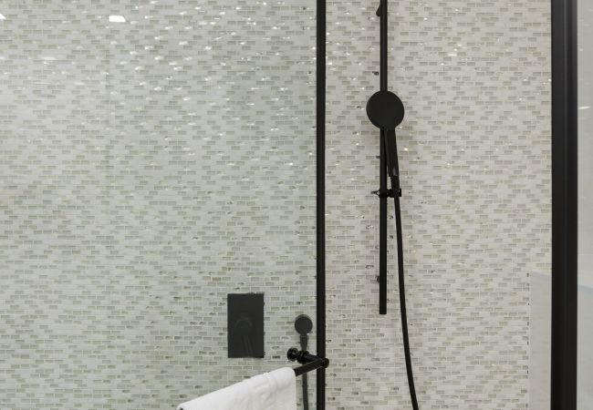 Apartamento em Tel Aviv - Jaffa - MAMAD Luxury 2BR with Terrace & Sea View by FeelHome Apartamento em Tel Aviv - Jaffa - MAMAD Luxury 2BR with Terrace & Sea View by FeelHome