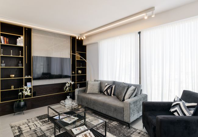 Apartamento em Tel Aviv - Jaffa - MAMAD High End 2BR with City & Sea View by FeelHome Apartamento em Tel Aviv - Jaffa - MAMAD High End 2BR with City & Sea View by FeelHome
