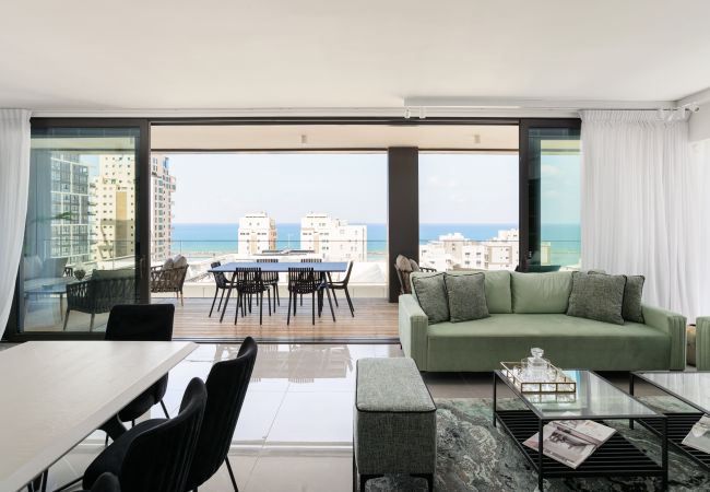 Apartamento em Tel Aviv - Jaffa - Luxury Executive 4BR with Terrace & Sea View by FeelHome