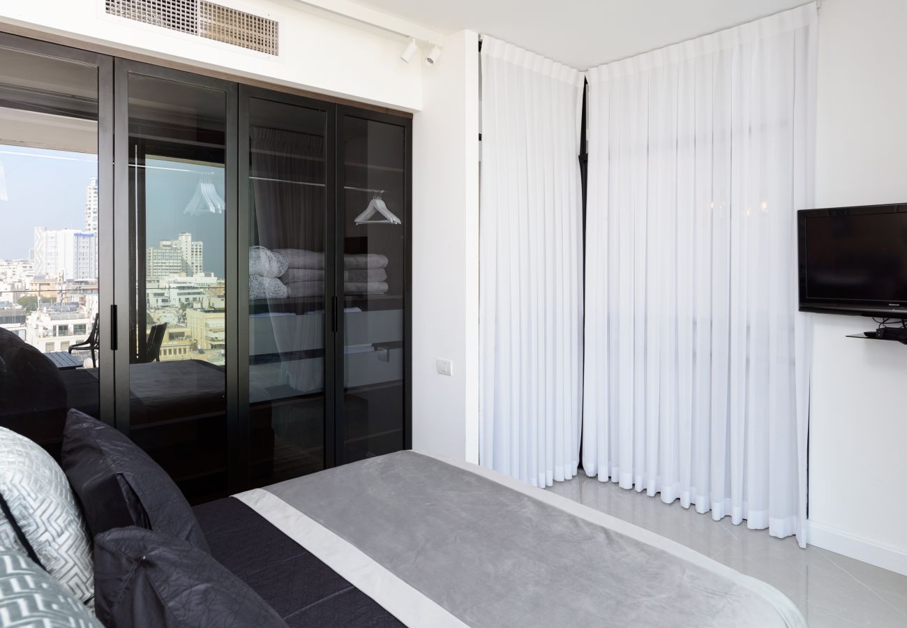Apartamento em Tel Aviv - Jaffa - MAMAD Luxury Executive 4BR with Terrace & Sea View by FeelHome Apartamento em Tel Aviv - Jaffa - MAMAD Luxury Executive 4BR with Terrace & Sea View by FeelHome