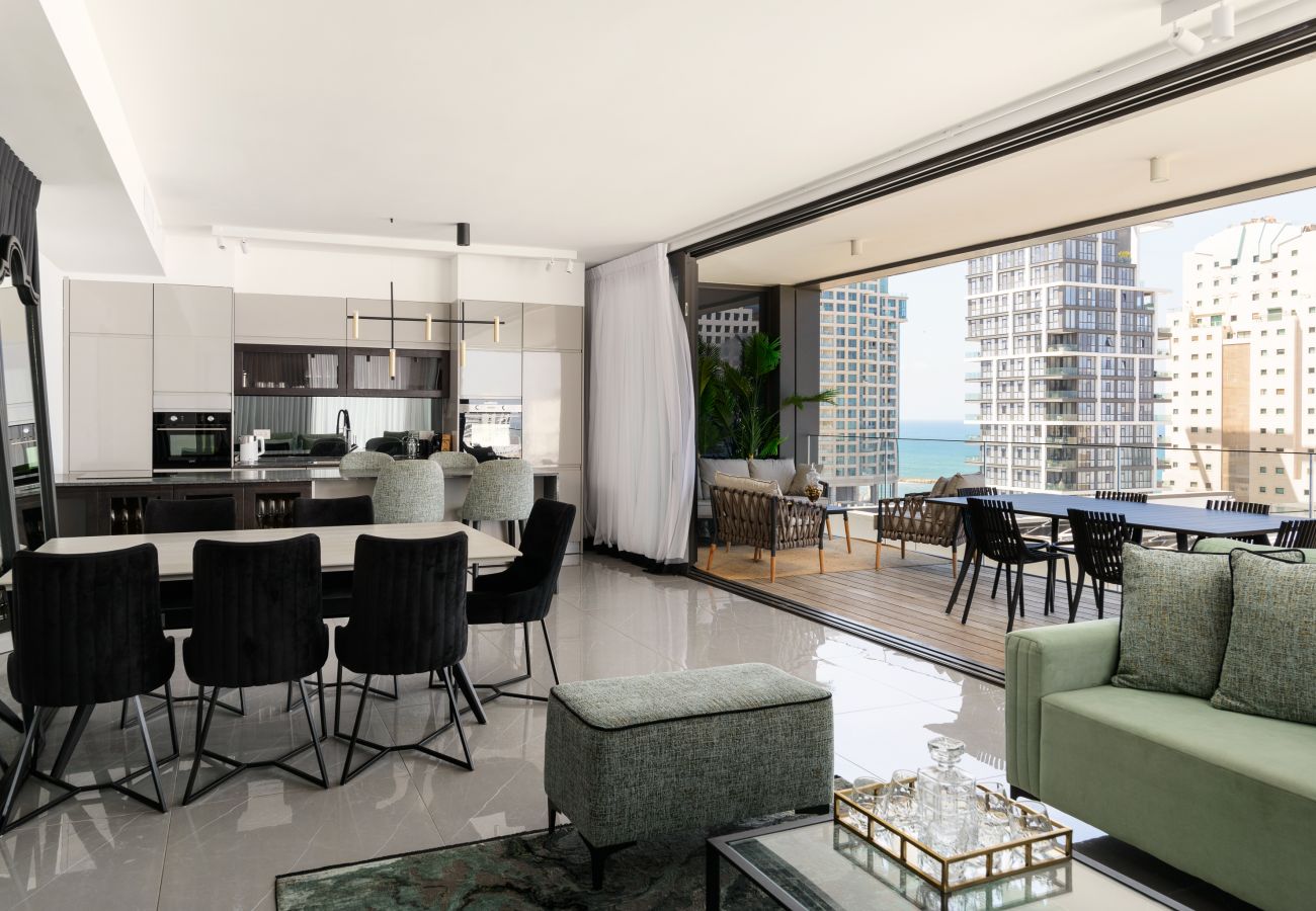 Apartamento em Tel Aviv - Jaffa - MAMAD Luxury Executive 4BR with Terrace & Sea View by FeelHome Apartamento em Tel Aviv - Jaffa - MAMAD Luxury Executive 4BR with Terrace & Sea View by FeelHome