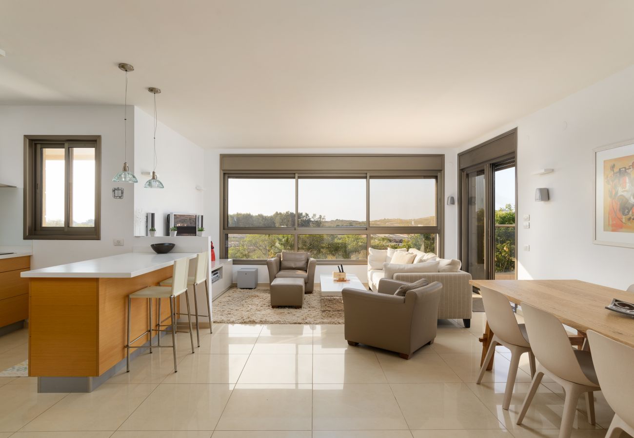 Apartamento em Tel Aviv - Jaffa - MAMAD Comfort Apt Terrace & View on the Hills by FeelHome Apartamento em Tel Aviv - Jaffa - MAMAD Comfort Apt Terrace & View on the Hills by FeelHome