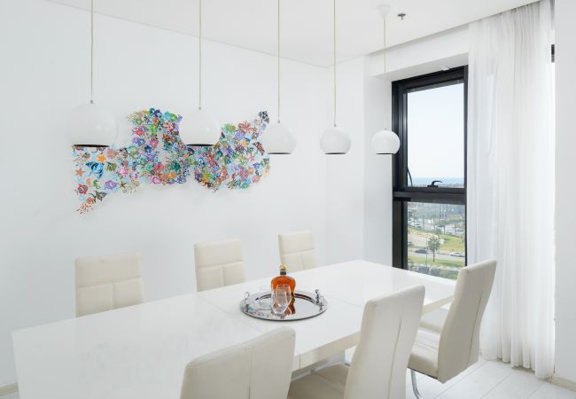 Apartamento em Bat Yam - MAMAD Bat Yam Luxury Apt Terrace & Sea View by FeelHome Apartamento em Bat Yam - MAMAD Bat Yam Luxury Apt Terrace & Sea View by FeelHome