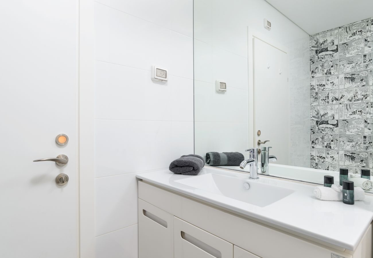 Apartamento em Bat Yam - MAMAD Bat Yam Luxury Apt Terrace & Sea View by FeelHome Apartamento em Bat Yam - MAMAD Bat Yam Luxury Apt Terrace & Sea View by FeelHome