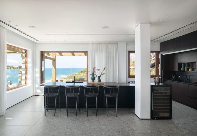 Villa em Beit Yanai - MAMAD Ultimate Luxury Villa & Wild Beach by FeelHome Villa em Beit Yanai - MAMAD Ultimate Luxury Villa & Wild Beach by FeelHome