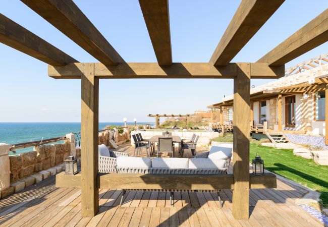 Villa em Beit Yanai - MAMAD Ultimate Luxury Villa & Wild Beach by FeelHome Villa em Beit Yanai - MAMAD Ultimate Luxury Villa & Wild Beach by FeelHome