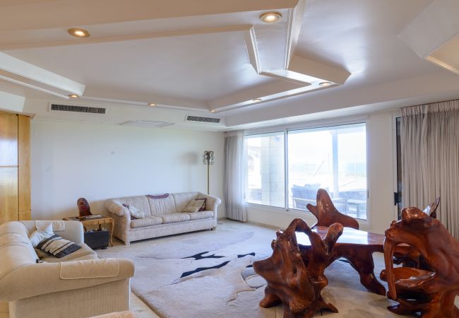 Villa em Netanya - MAMAD Coastal Mansion Private Pool in Netanya by FeelHome Villa em Netanya - MAMAD Coastal Mansion Private Pool in Netanya by FeelHome