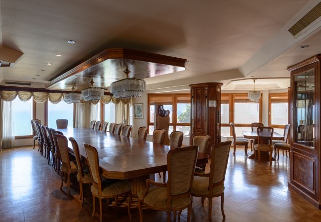 Villa em Netanya - MAMAD Coastal Mansion Private Pool in Netanya by FeelHome Villa em Netanya - MAMAD Coastal Mansion Private Pool in Netanya by FeelHome