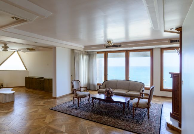 Villa em Netanya - MAMAD Coastal Mansion Private Pool in Netanya by FeelHome Villa em Netanya - MAMAD Coastal Mansion Private Pool in Netanya by FeelHome