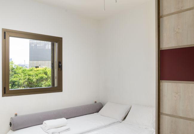 Apartamento em Tel Aviv - Jaffa - MAMAD Airy & Bright with Balcony & Parking steps from Beach by FeelHome Apartamento em Tel Aviv - Jaffa - MAMAD Airy & Bright with Balcony & Parking steps from Beach by FeelHome