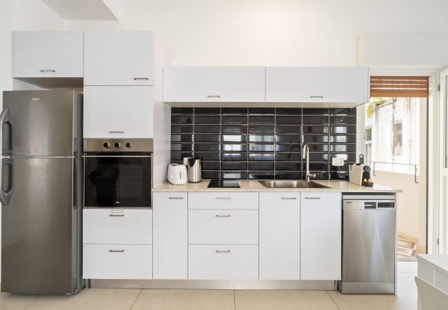 Apartamento em Tel Aviv - Jaffa - MIKLAT Classic Bauhaus 1Br with Balcony on Sheinkin Street by FeelHome Apartamento em Tel Aviv - Jaffa - MIKLAT Classic Bauhaus 1Br with Balcony on Sheinkin Street by FeelHome