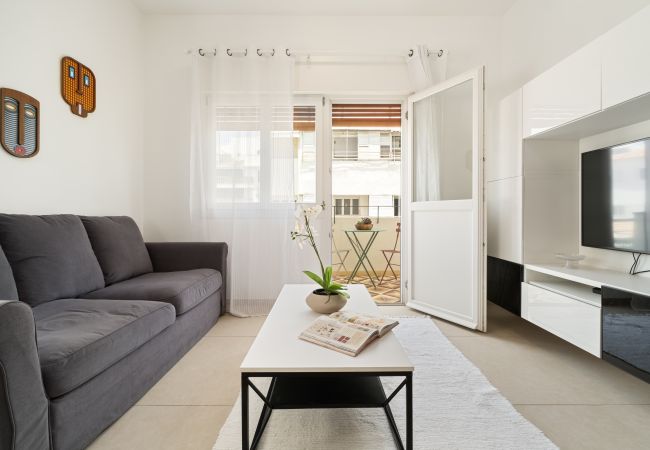 Apartamento em Tel Aviv - Jaffa - MIKLAT Classic Bauhaus 1Br with Balcony on Sheinkin Street by FeelHome Apartamento em Tel Aviv - Jaffa - MIKLAT Classic Bauhaus 1Br with Balcony on Sheinkin Street by FeelHome