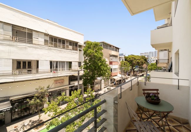 Apartamento em Tel Aviv - Jaffa - MIKLAT Classic Bauhaus 1Br with Balcony on Sheinkin Street by FeelHome Apartamento em Tel Aviv - Jaffa - MIKLAT Classic Bauhaus 1Br with Balcony on Sheinkin Street by FeelHome