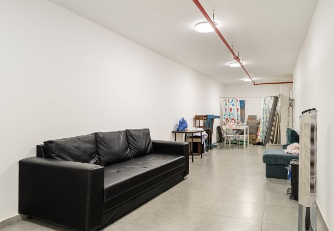 Apartamento em Tel Aviv - Jaffa - MIKLAT Classic Bauhaus 1Br with Balcony on Sheinkin Street by FeelHome Apartamento em Tel Aviv - Jaffa - MIKLAT Classic Bauhaus 1Br with Balcony on Sheinkin Street by FeelHome