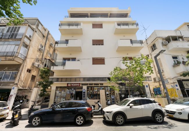 Apartamento em Tel Aviv - Jaffa - MIKLAT Classic Bauhaus 1Br with Balcony on Sheinkin Street by FeelHome Apartamento em Tel Aviv - Jaffa - MIKLAT Classic Bauhaus 1Br with Balcony on Sheinkin Street by FeelHome