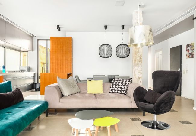 Apartamento em Tel Aviv - Jaffa - MIKLAT Bograshov 3BR with open View by FeelHome Apartamento em Tel Aviv - Jaffa - MIKLAT Bograshov 3BR with open View by FeelHome