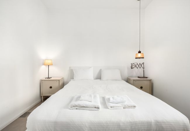 Apartamento em Tel Aviv - Jaffa - MIKLAT Bograshov 3BR with open View by FeelHome Apartamento em Tel Aviv - Jaffa - MIKLAT Bograshov 3BR with open View by FeelHome