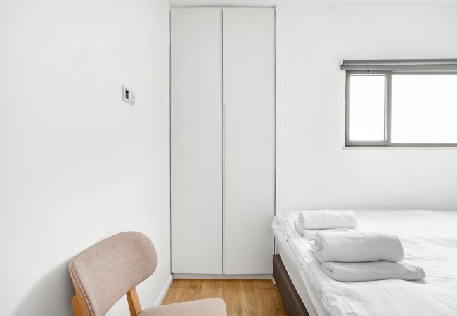 Apartamento em Tel Aviv - Jaffa - MIKLAT Bograshov 3BR with open View by FeelHome Apartamento em Tel Aviv - Jaffa - MIKLAT Bograshov 3BR with open View by FeelHome