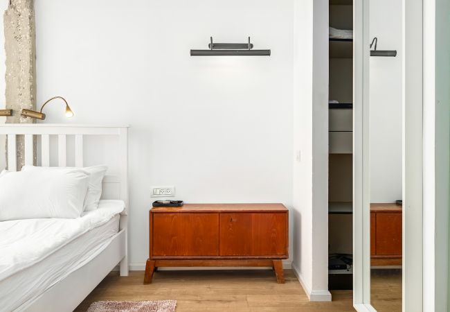 Apartamento em Tel Aviv - Jaffa - MIKLAT Bograshov 3BR with open View by FeelHome Apartamento em Tel Aviv - Jaffa - MIKLAT Bograshov 3BR with open View by FeelHome