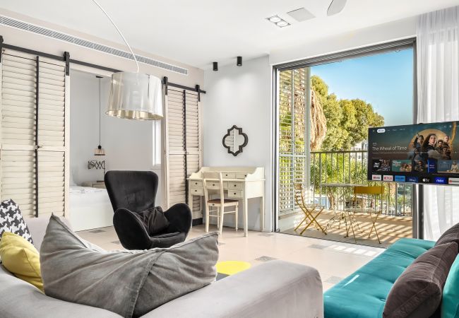 Apartamento em Tel Aviv - Jaffa - MIKLAT Bograshov 3BR with open View by FeelHome Apartamento em Tel Aviv - Jaffa - MIKLAT Bograshov 3BR with open View by FeelHome