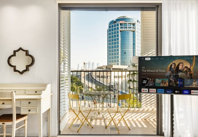 Apartamento em Tel Aviv - Jaffa - MIKLAT Bograshov 3BR with open View by FeelHome Apartamento em Tel Aviv - Jaffa - MIKLAT Bograshov 3BR with open View by FeelHome