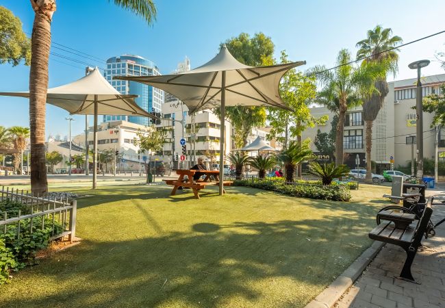 Apartamento em Tel Aviv - Jaffa - MIKLAT Bograshov 3BR with open View by FeelHome Apartamento em Tel Aviv - Jaffa - MIKLAT Bograshov 3BR with open View by FeelHome