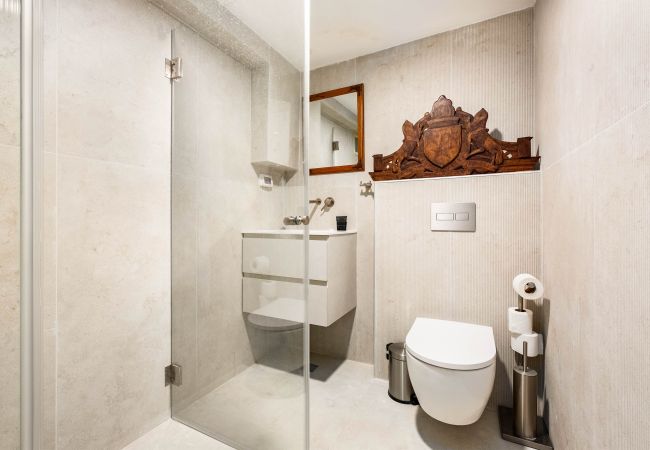 Apartamento em Tel Aviv - Jaffa - MAMAD Designer Gem Secret Patio & Jacuzzi Near Beach by FeelHome Apartamento em Tel Aviv - Jaffa - MAMAD Designer Gem Secret Patio & Jacuzzi Near Beach by FeelHome