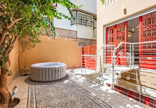 Apartamento em Tel Aviv - Jaffa - MAMAD Designer Gem Secret Patio & Jacuzzi Near Beach by FeelHome Apartamento em Tel Aviv - Jaffa - MAMAD Designer Gem Secret Patio & Jacuzzi Near Beach by FeelHome