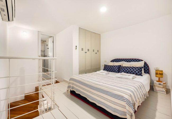 Apartamento em Tel Aviv - Jaffa - MAMAD Designer Gem Secret Patio & Jacuzzi Near Beach by FeelHome Apartamento em Tel Aviv - Jaffa - MAMAD Designer Gem Secret Patio & Jacuzzi Near Beach by FeelHome