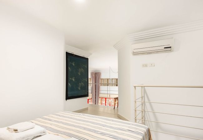 Apartamento em Tel Aviv - Jaffa - MAMAD Designer Gem Secret Patio & Jacuzzi Near Beach by FeelHome Apartamento em Tel Aviv - Jaffa - MAMAD Designer Gem Secret Patio & Jacuzzi Near Beach by FeelHome