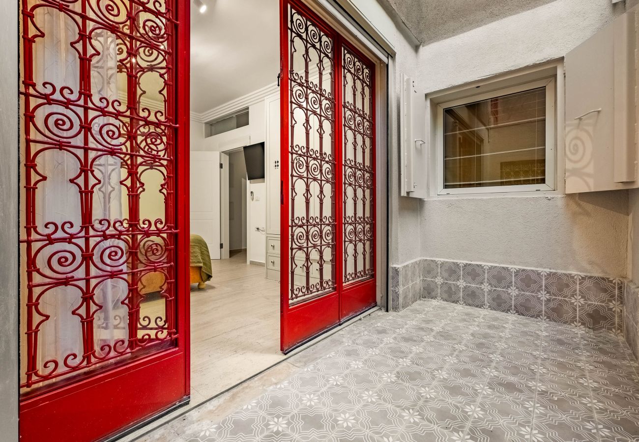 Apartamento em Tel Aviv - Jaffa - MAMAD Designer Gem Secret Patio & Jacuzzi Near Beach by FeelHome Apartamento em Tel Aviv - Jaffa - MAMAD Designer Gem Secret Patio & Jacuzzi Near Beach by FeelHome