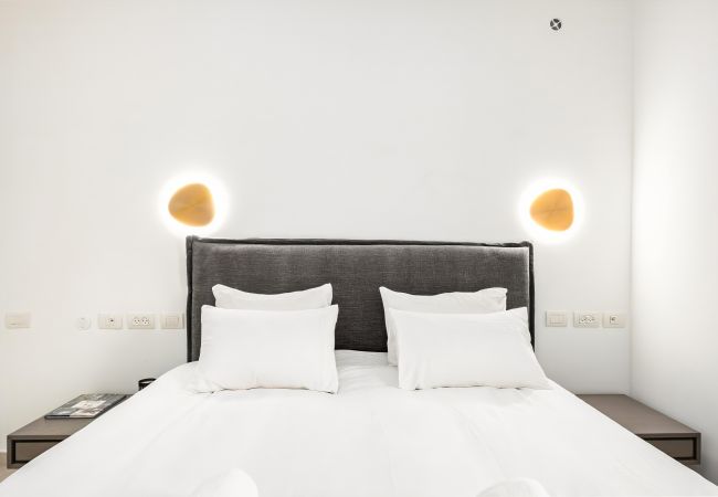 Apartamento em Tel Aviv - Jaffa - MAMAD Luxury 3BR Next to Geula Beach by FeelHome Apartamento em Tel Aviv - Jaffa - MAMAD Luxury 3BR Next to Geula Beach by FeelHome