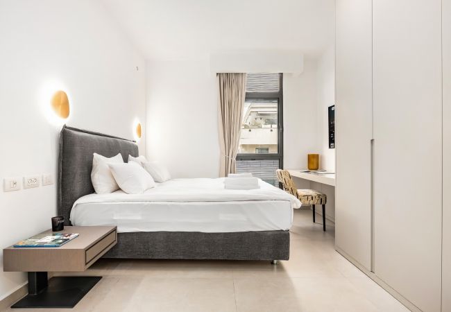 Apartamento em Tel Aviv - Jaffa - MAMAD Luxury 3BR Next to Geula Beach by FeelHome Apartamento em Tel Aviv - Jaffa - MAMAD Luxury 3BR Next to Geula Beach by FeelHome