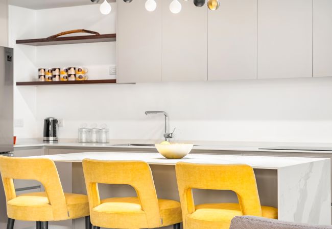 Apartamento em Tel Aviv - Jaffa - MAMAD Luxury 3BR Next to Geula Beach by FeelHome Apartamento em Tel Aviv - Jaffa - MAMAD Luxury 3BR Next to Geula Beach by FeelHome