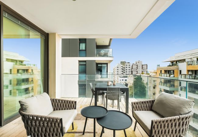 Apartamento em Tel Aviv - Jaffa - MAMAD Luxury 3BR Next to Geula Beach by FeelHome Apartamento em Tel Aviv - Jaffa - MAMAD Luxury 3BR Next to Geula Beach by FeelHome