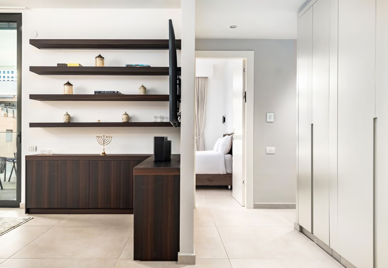 Apartamento em Tel Aviv - Jaffa - MAMAD Luxury 3BR Next to Geula Beach by FeelHome Apartamento em Tel Aviv - Jaffa - MAMAD Luxury 3BR Next to Geula Beach by FeelHome