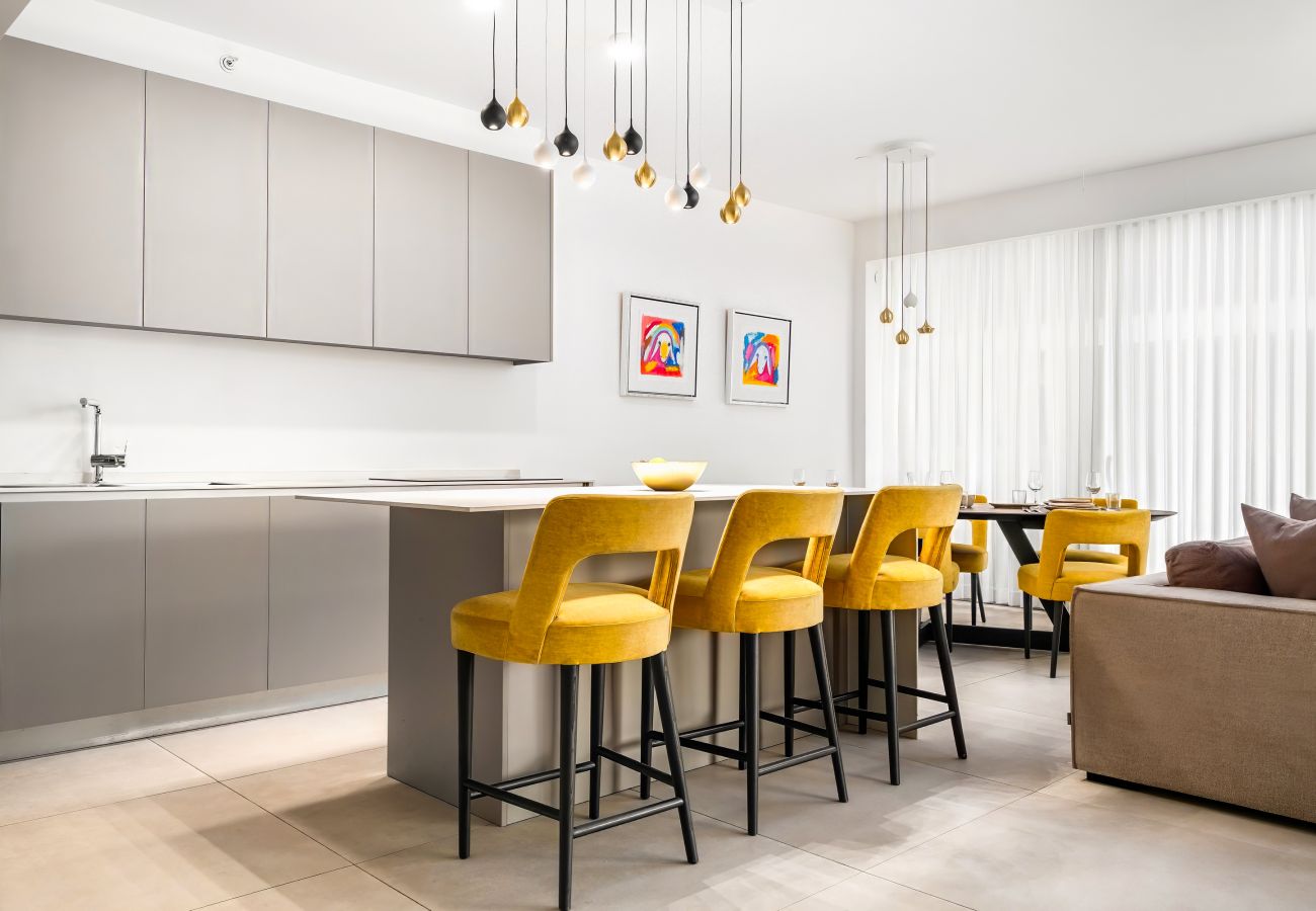 Apartamento em Tel Aviv - Jaffa - MAMAD Luxury 3BR Next to Geula Beach by FeelHome Apartamento em Tel Aviv - Jaffa - MAMAD Luxury 3BR Next to Geula Beach by FeelHome