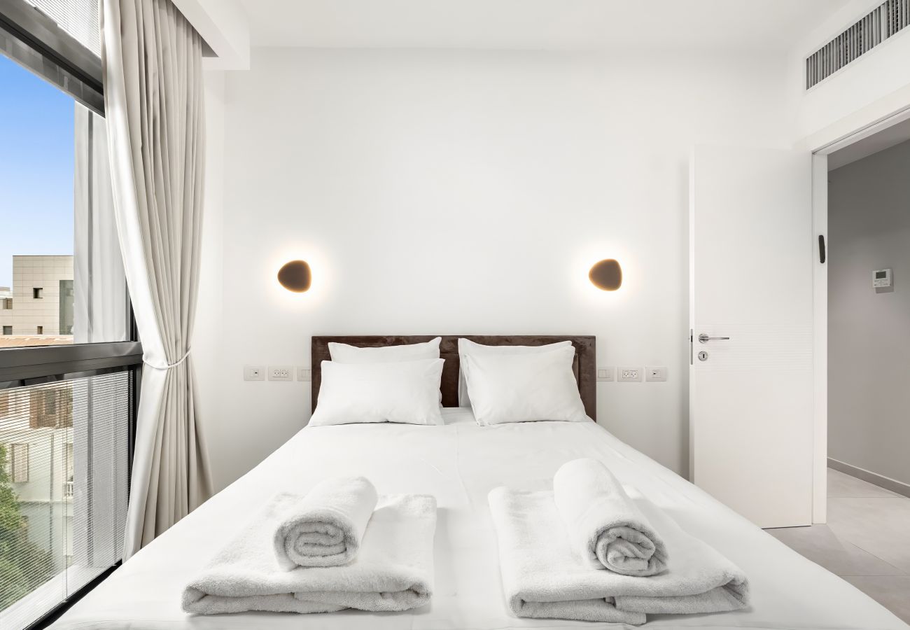 Apartamento em Tel Aviv - Jaffa - MAMAD Luxury 3BR Next to Geula Beach by FeelHome Apartamento em Tel Aviv - Jaffa - MAMAD Luxury 3BR Next to Geula Beach by FeelHome