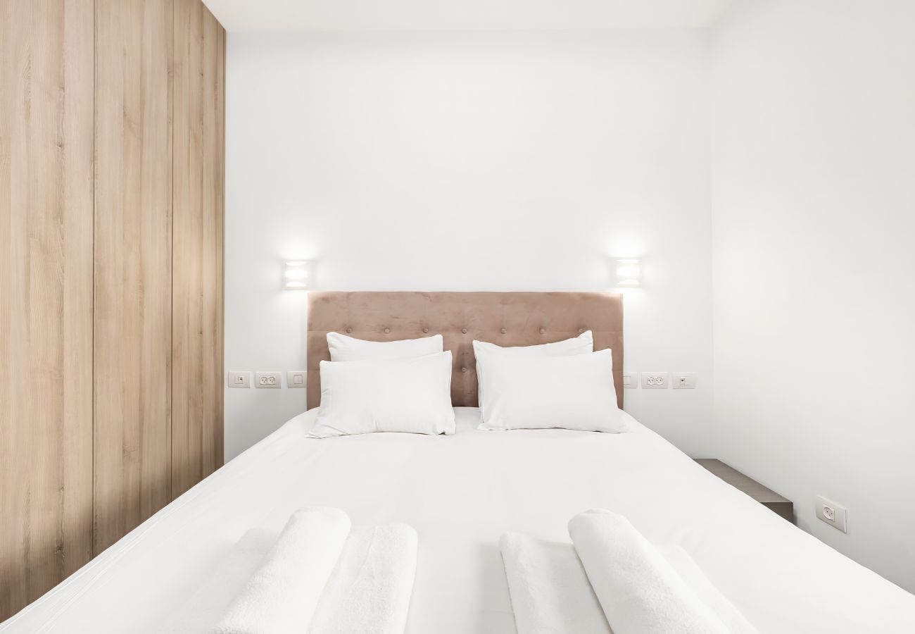 Apartamento em Tel Aviv - Jaffa - MAMAD Luxury 3BR Next to Geula Beach by FeelHome Apartamento em Tel Aviv - Jaffa - MAMAD Luxury 3BR Next to Geula Beach by FeelHome