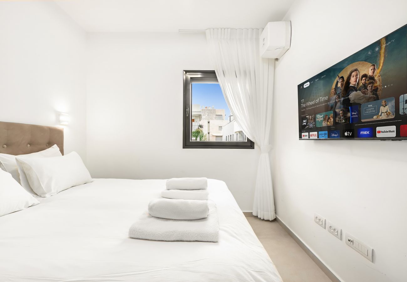 Apartamento em Tel Aviv - Jaffa - MAMAD Luxury 3BR Next to Geula Beach by FeelHome Apartamento em Tel Aviv - Jaffa - MAMAD Luxury 3BR Next to Geula Beach by FeelHome