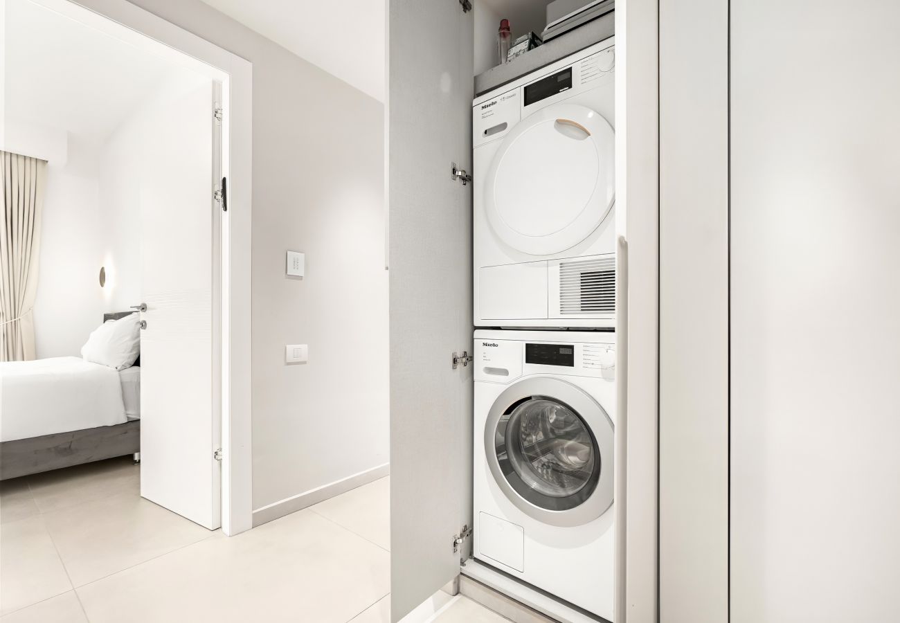 Apartamento em Tel Aviv - Jaffa - MAMAD Luxury 3BR Next to Geula Beach by FeelHome Apartamento em Tel Aviv - Jaffa - MAMAD Luxury 3BR Next to Geula Beach by FeelHome