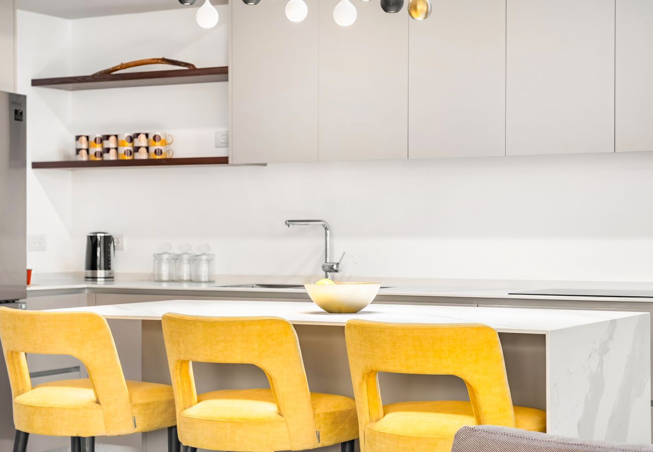 Apartamento em Tel Aviv - Jaffa - MAMAD Luxury 3BR Next to Geula Beach by FeelHome Apartamento em Tel Aviv - Jaffa - MAMAD Luxury 3BR Next to Geula Beach by FeelHome