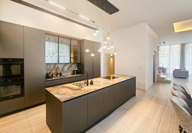 Villa em Herzliya - MAMAD Luxury New Villa with Private Pool by FeelHome Villa em Herzliya - MAMAD Luxury New Villa with Private Pool by FeelHome