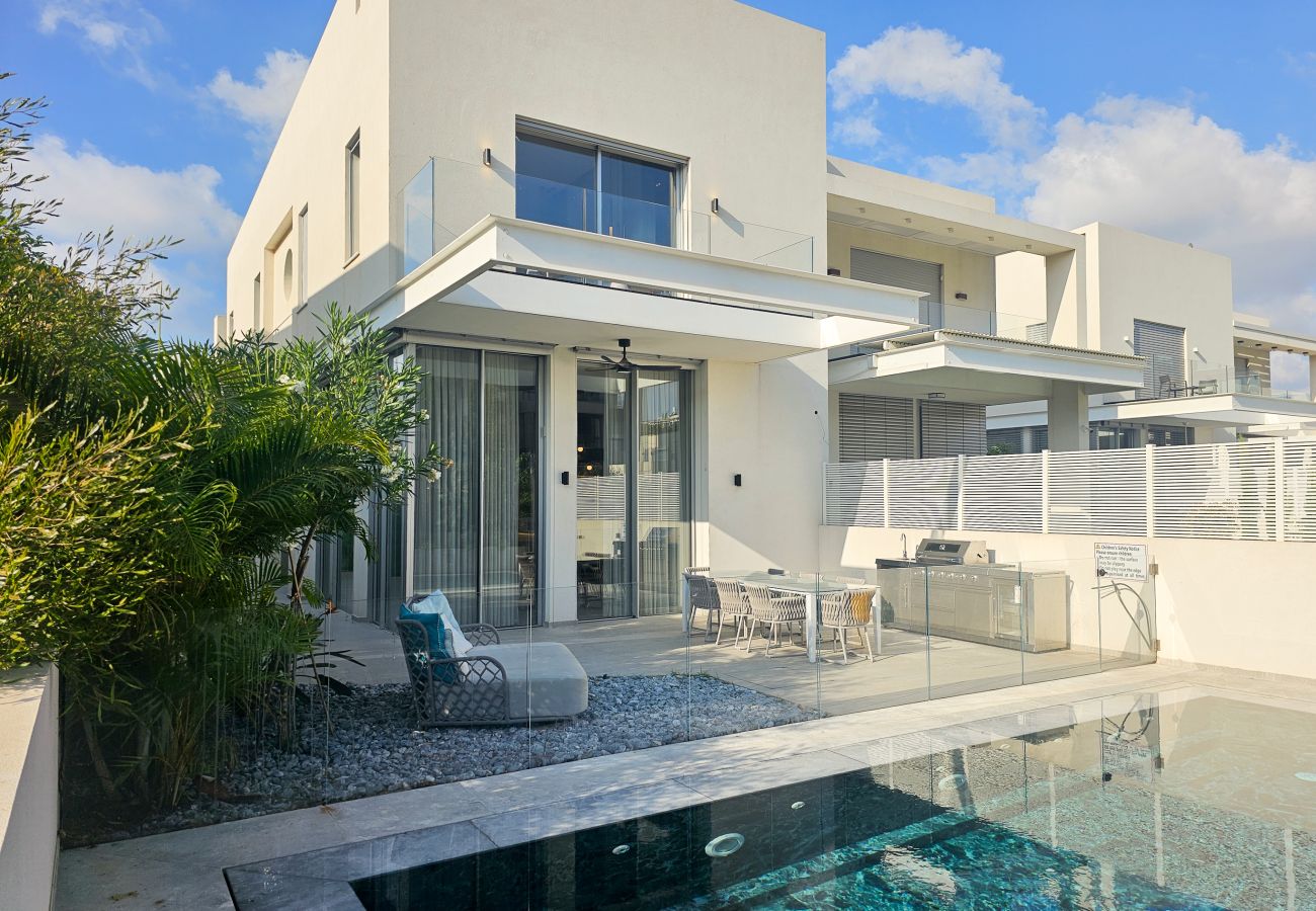 Villa em Herzliya - MAMAD Luxury New Villa with Private Pool by FeelHome Villa em Herzliya - MAMAD Luxury New Villa with Private Pool by FeelHome