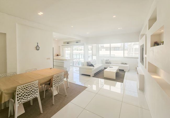 Apartamento em Tel Aviv - Jaffa - MIKLAT Bright & Family Friendly Near Beach by FeelHome Apartamento em Tel Aviv - Jaffa - MIKLAT Bright & Family Friendly Near Beach by FeelHome