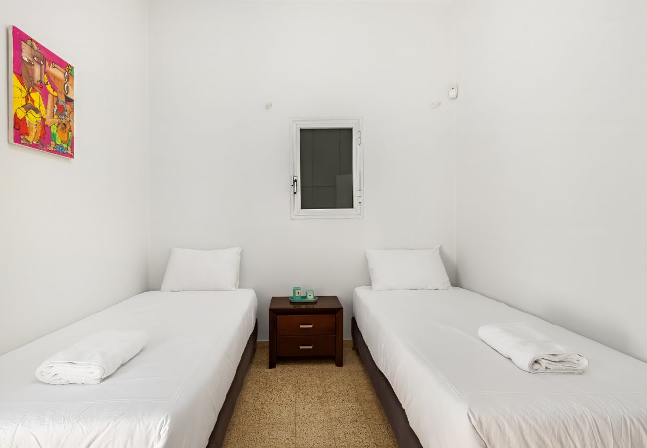 Villa em Beit Yanai - Cliffside Rustic & Charming Villa by FeelHome Villa em Beit Yanai - Cliffside Rustic & Charming Villa by FeelHome