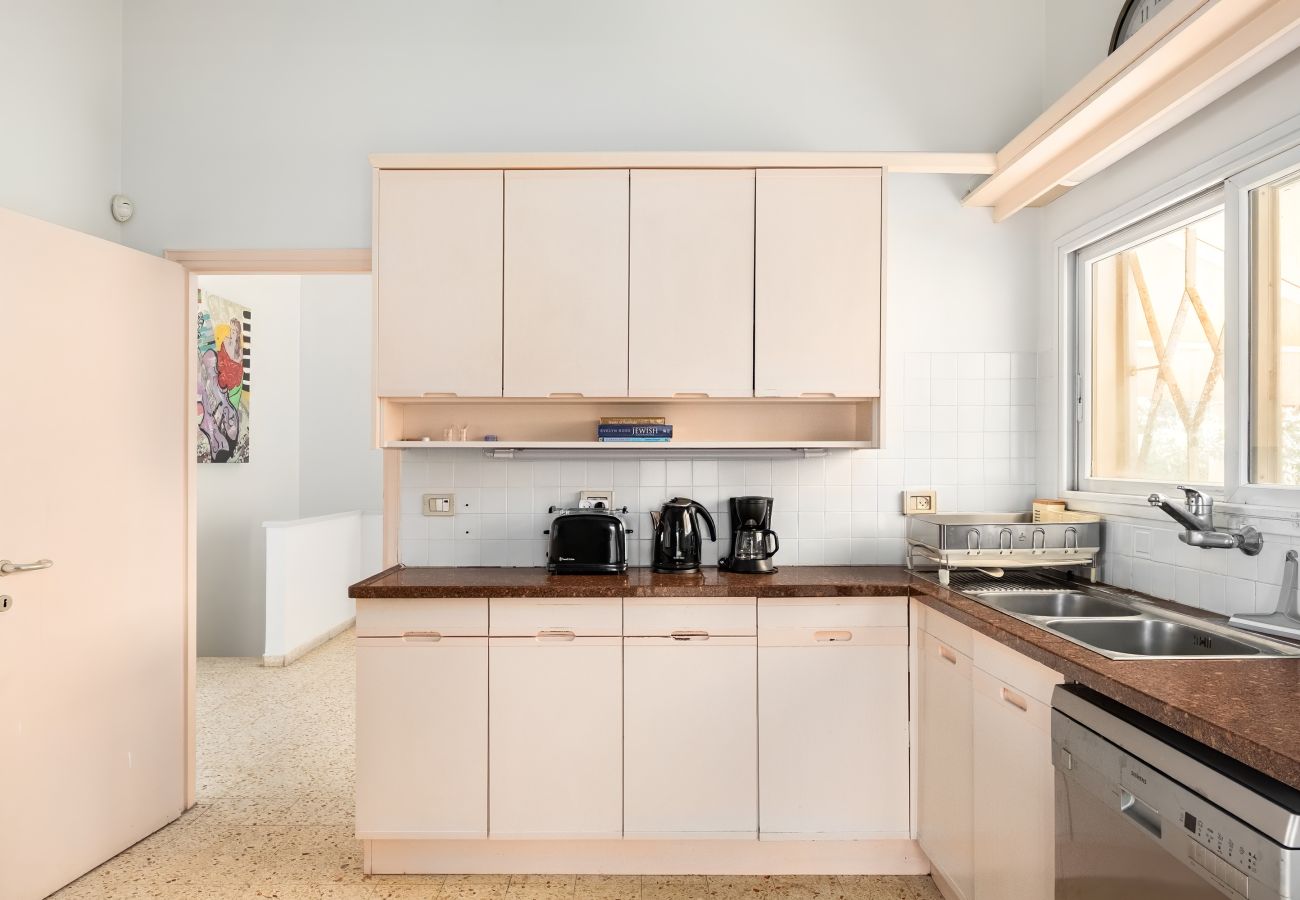 Villa em Beit Yanai - Cliffside Rustic & Charming Villa by FeelHome Villa em Beit Yanai - Cliffside Rustic & Charming Villa by FeelHome