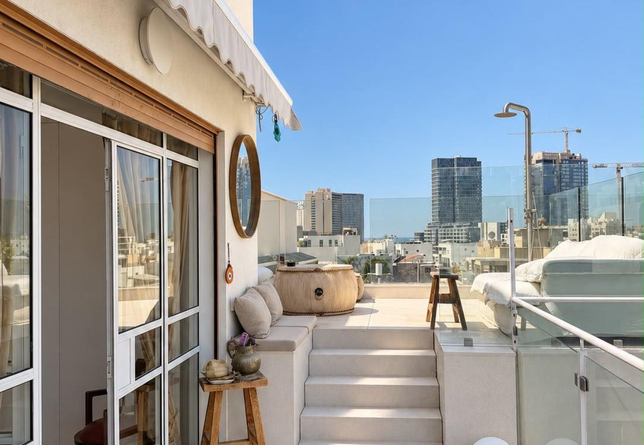 Apartamento em Tel Aviv - Jaffa - Design Duplex 2 Terraces near Carmel Market | FeelHome