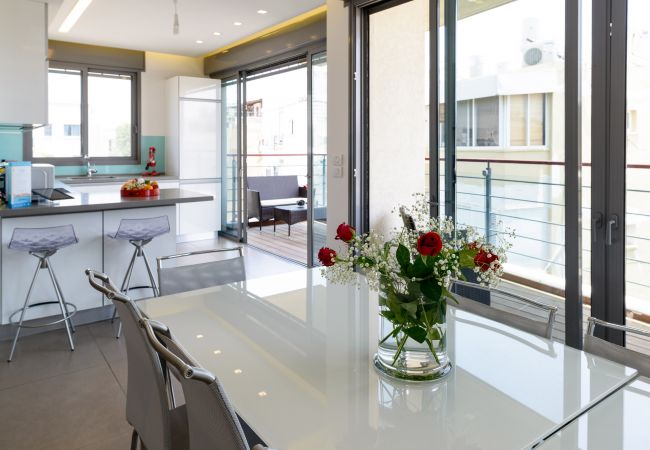 Apartment in Tel Aviv - Jaffa - MAMAD Comfort 3BR & Balcony in City Center by FeelHome Apartment in Tel Aviv - Jaffa - MAMAD Comfort 3BR & Balcony in City Center by FeelHome